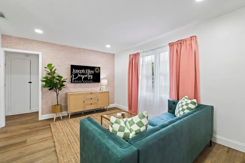 Perfectly Peachy Game Room, Grill vacation rental in Jacksonville, Florida