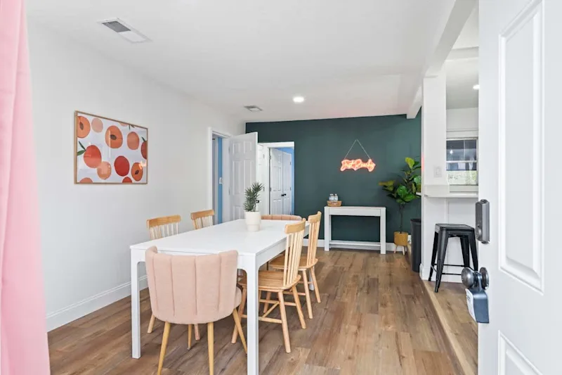 Perfectly Peachy Game Room, Grill — photo 3