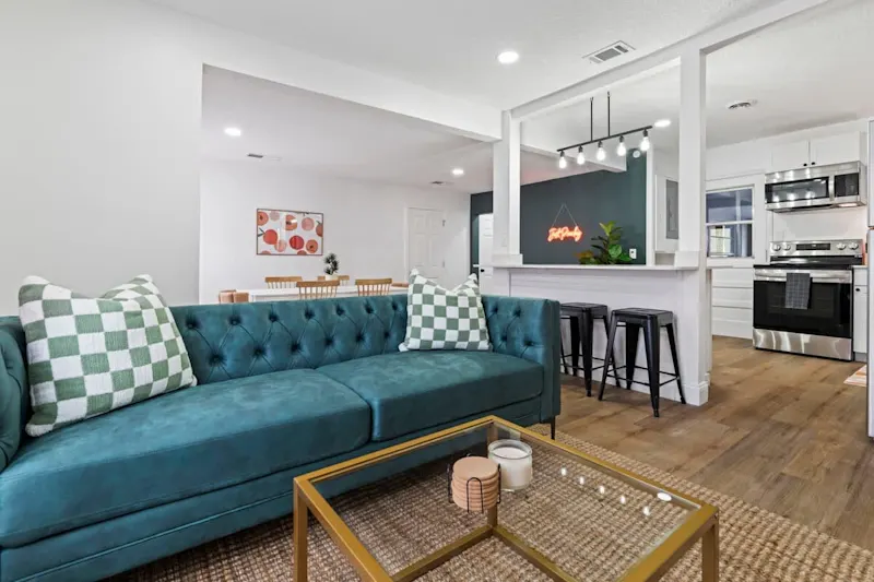 Perfectly Peachy Game Room, Grill — photo 6