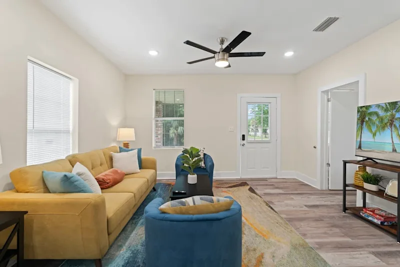 Cheerful Bungalow-Downtown, W/D vacation rental in Jacksonville, Florida