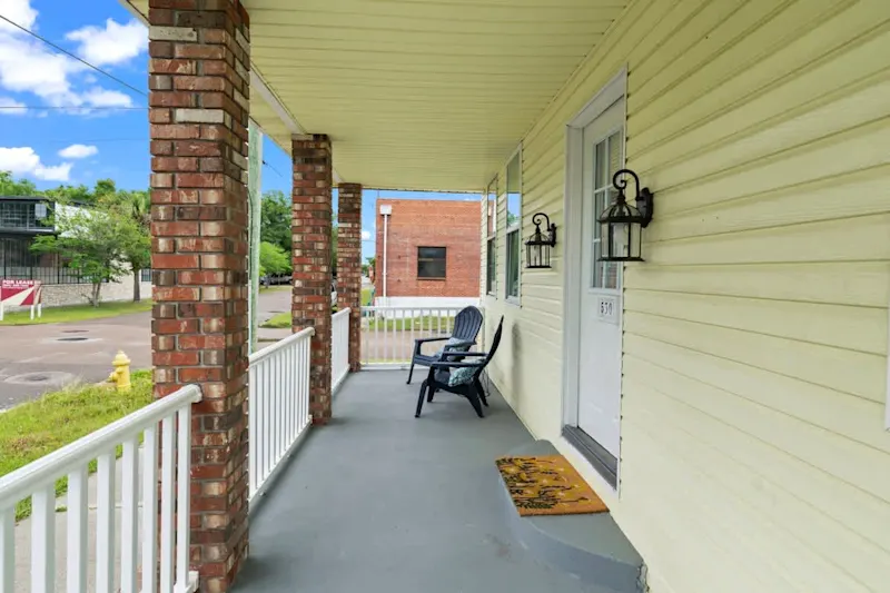 Cheerful Bungalow-Downtown, W/D — photo 6