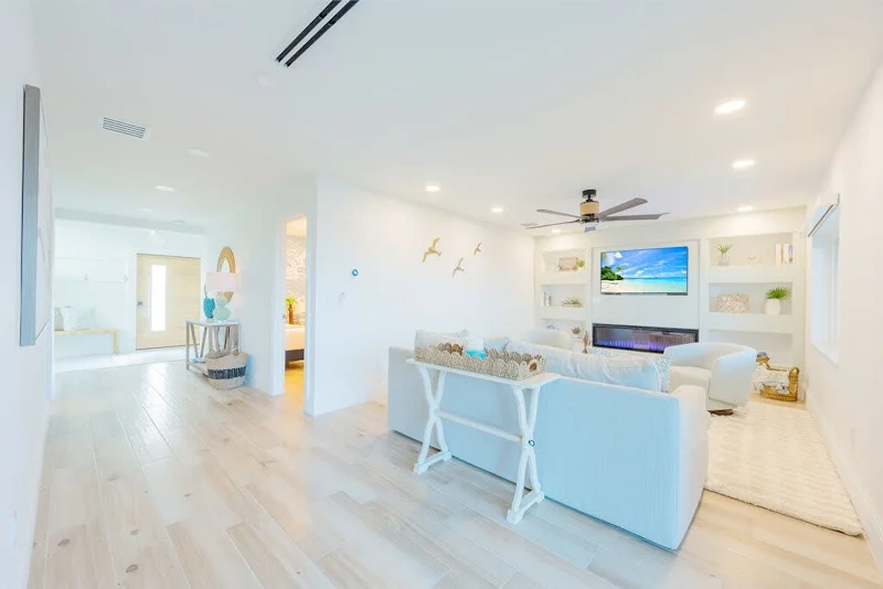 Seaside Serenity- Pool Table, Hot Tub, Luxury — photo 5