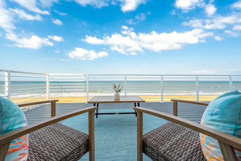 Seaside Serenity- Pool Table, Hot Tub, Luxury — photo 2