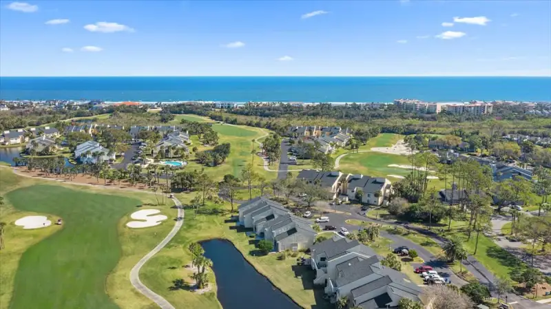 Tee Time Escape - Golf course view — photo 5