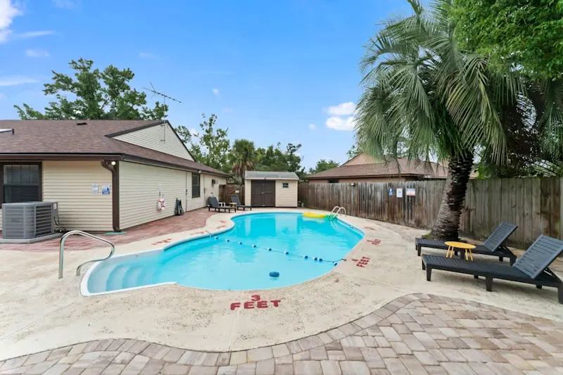 Golden Spike Oasis | Heated Pool — photo 4