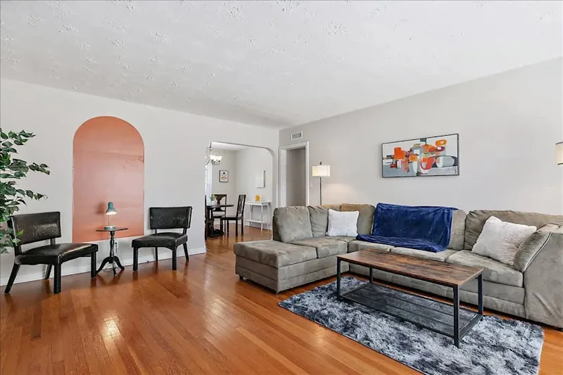 Cozy Apt in Riverside- Wi-Fi, Riverfront, TV — photo 3