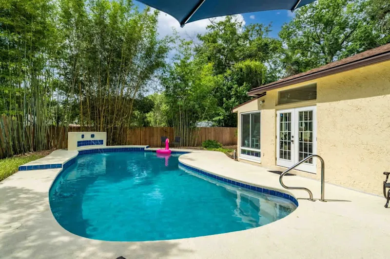 Sherylee's Poolside Retreat - Team Joseph Ellen — photo 3