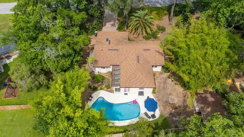 Sherylee's Poolside Retreat - Team Joseph Ellen