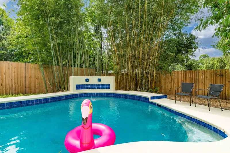 Sherylee's Poolside Retreat - Team Joseph Ellen — photo 5