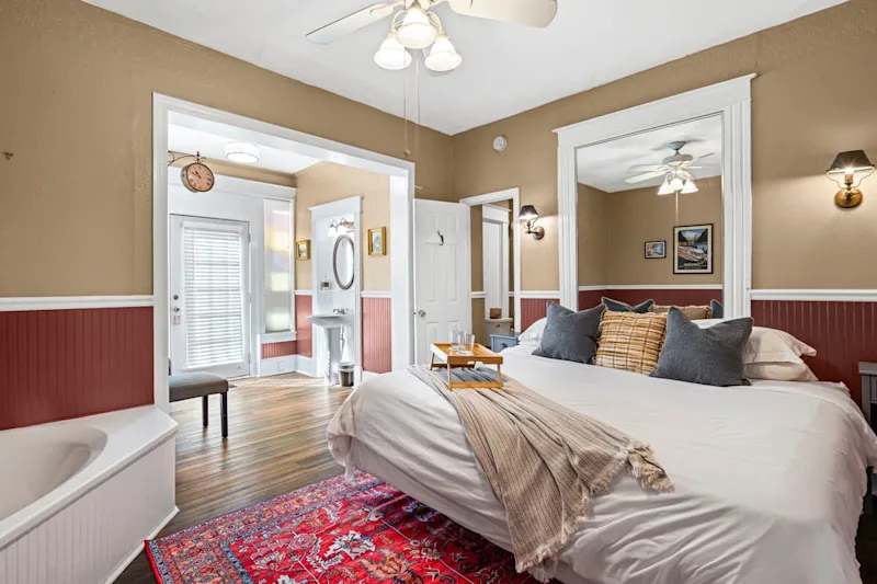 Pullman Room | Team Joseph Ellen — photo 3