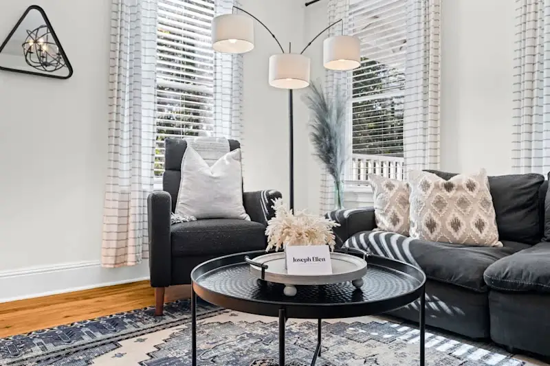 Stylish 2BR in Historic Home - Walk to Events — photo 2