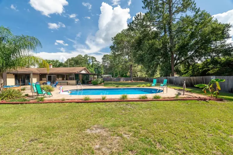 Sunny Soak Spot - Team Joseph Ellen vacation rental in Jacksonville, Florida
