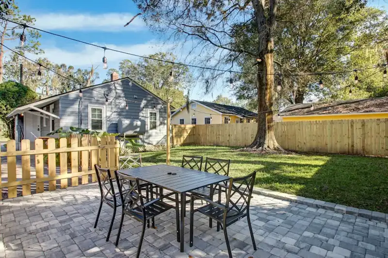 The Murray Hill Bungalow-Arcade games/Patio — photo 2