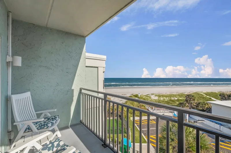 Sun & Surf Poolside Condo — photo 4