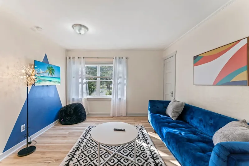 Hendricks Haus - Suite 3 | TV | AC | Wi-Fi — photo 4