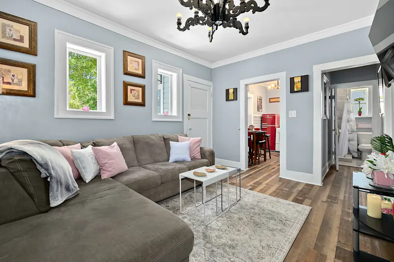 Casa Bella - Chic Apt- Steps to Historic District! — photo 4