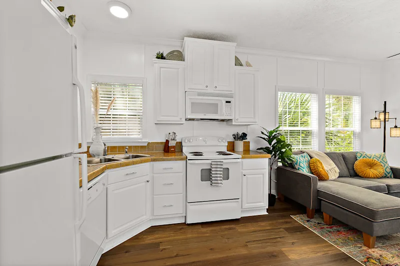 Treetop Cottage - 3 blocks from Historic District — photo 5