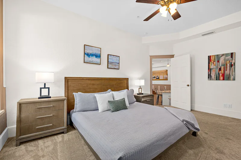The Ray - 2nd Floor Historic Condo- Walk to DNTN — photo 4