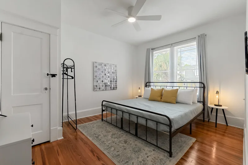 Mission Manor - Chic Apt- 15 Min Walk to Downtown! — photo 3