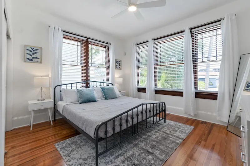 Mission Manor - Chic Apt- 15 Min Walk to Downtown! — photo 4
