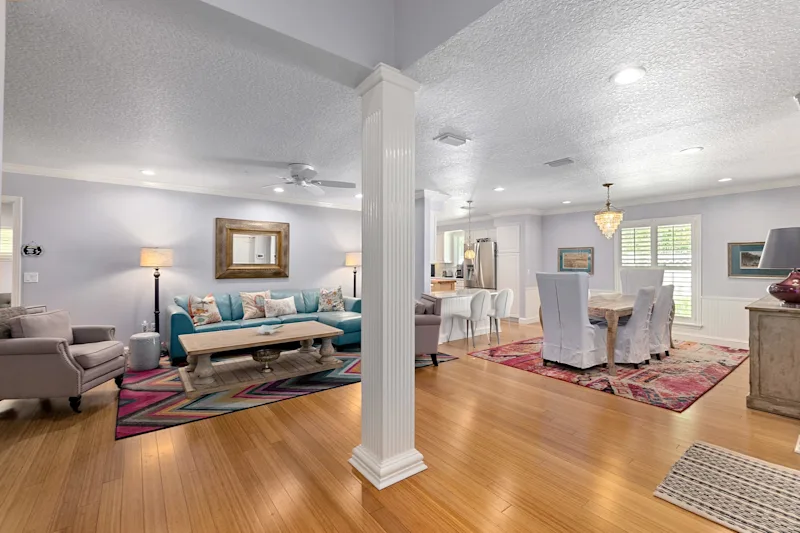 Spacious, modern, perfect location on Magnolia Ave — photo 3