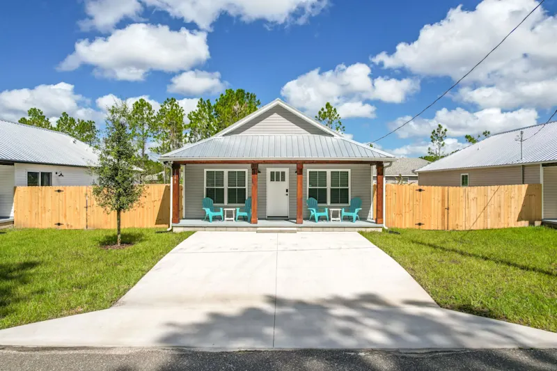 SunRise Cottage: 3 Bed/2 Bath - Centrally Located! — photo 2