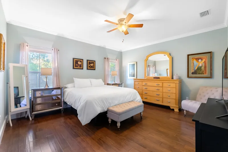 Fullerwood Delight- Mins to Beach and Downtown — photo 4