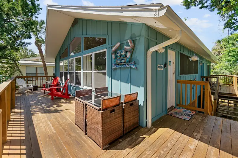Sandpiper Cottage- Walk to Beach and Pier! — photo 4