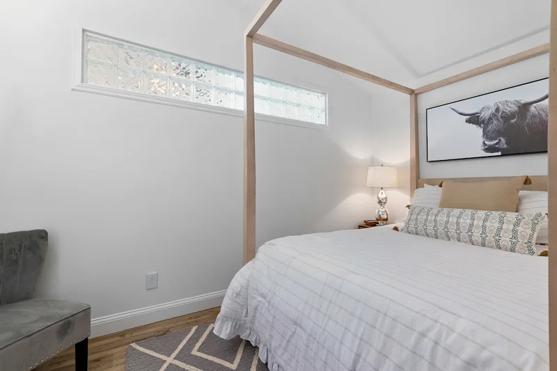 Sandpiper Cottage- Walk to Beach and Pier! — photo 3