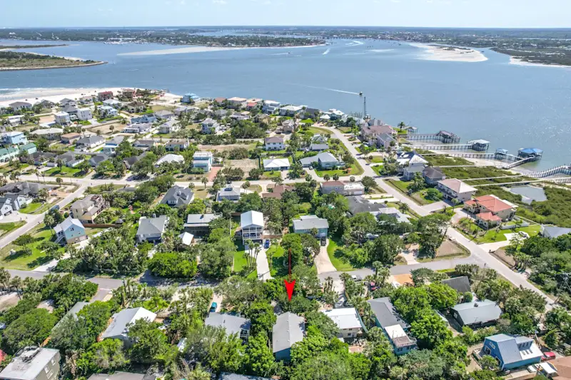 Sandpiper Cottage- Walk to Beach and Pier! — photo 5