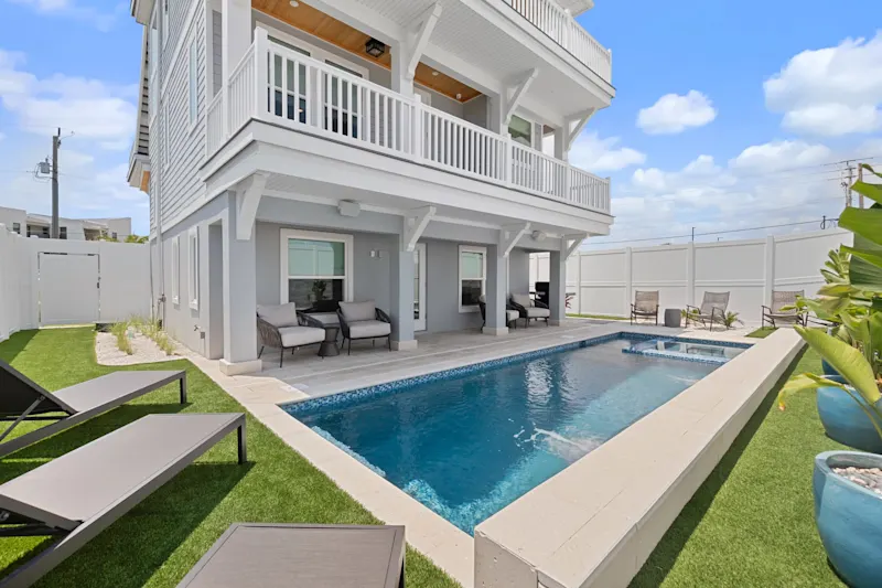 E Komo Mai - Pool, Elevator, Roof Deck Views vacation rental in St. Augustine, Florida