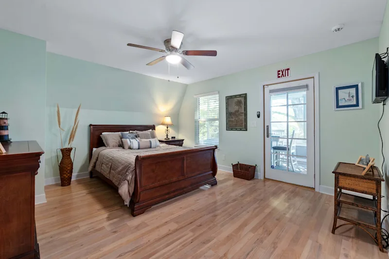 Lighthouse Loft | Marshfront | Walk to Downtown — photo 5