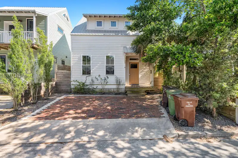 Lincolnville Haven | Walk to DNTN | Dog Friendly