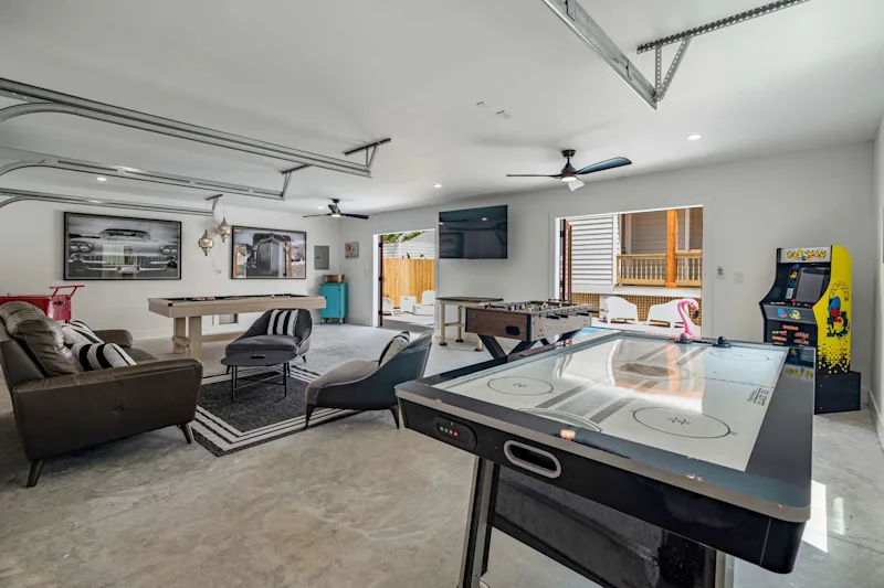 The Floridian Suite | Heated Pool | Walk to DNTN — photo 4