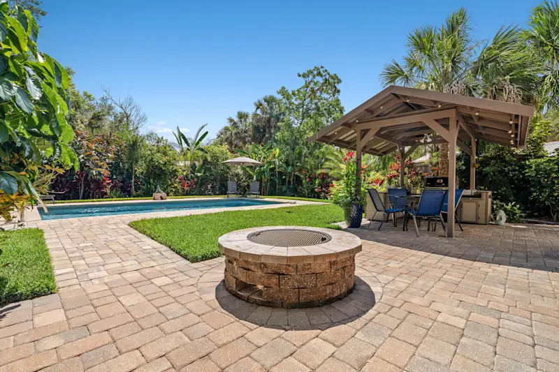 Tropic Bliss | Backyard Oasis | Mins to DNTN — photo 3