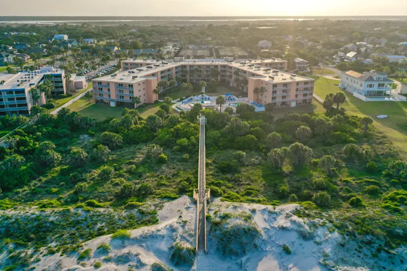 Gone Coastal | Steps to Beach | Sleeps 6 — photo 4