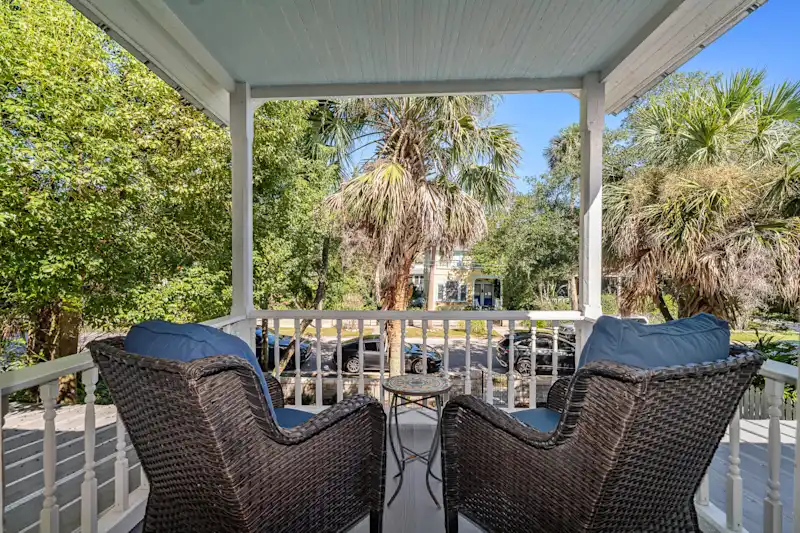 Secret Garden Hideaway | Walk to DNTN | Sleeps 8 — photo 3