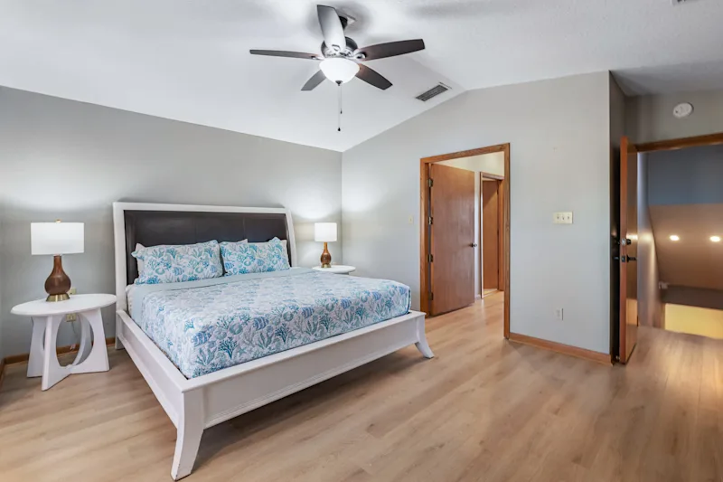 Sunset Suite | Pool | Waterfront Deck — photo 6