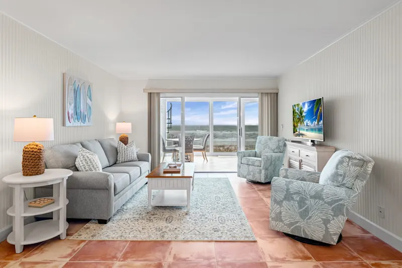 The Sandbar Suite: Steps to the Beach — photo 4
