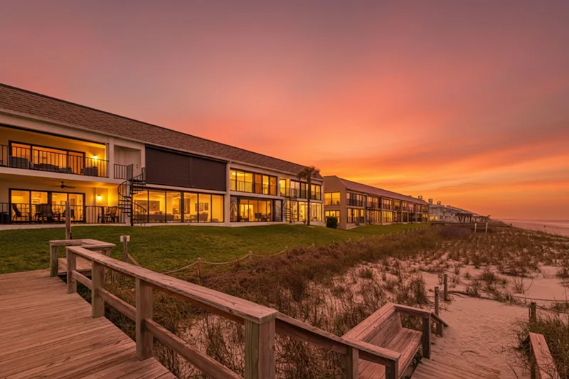 The Sandbar Suite: Steps to the Beach — photo 3