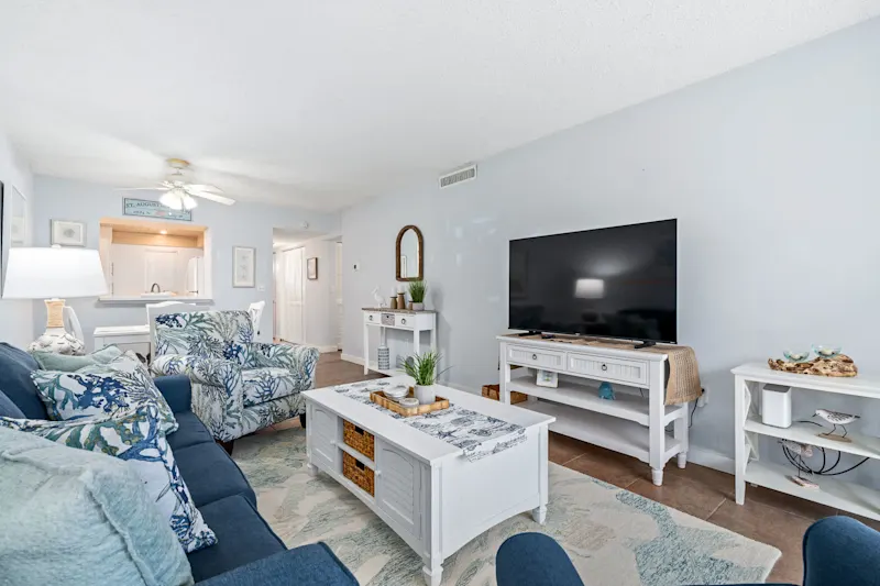 Gone Coastal | Steps to Beach | Sleeps 6 — photo 6