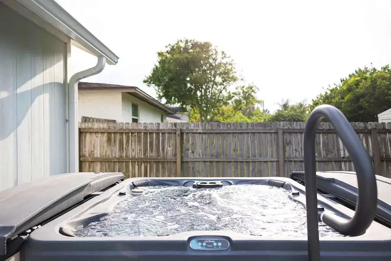 Drift on 14th - Hot tub, Beach, Fire pit — photo 5