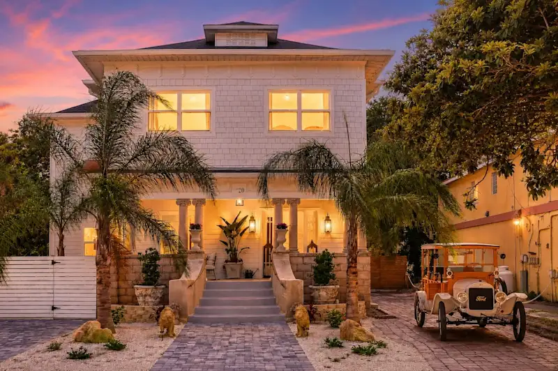 The Gatsby Mansion/Heated Pool/Heart of Town — photo 2