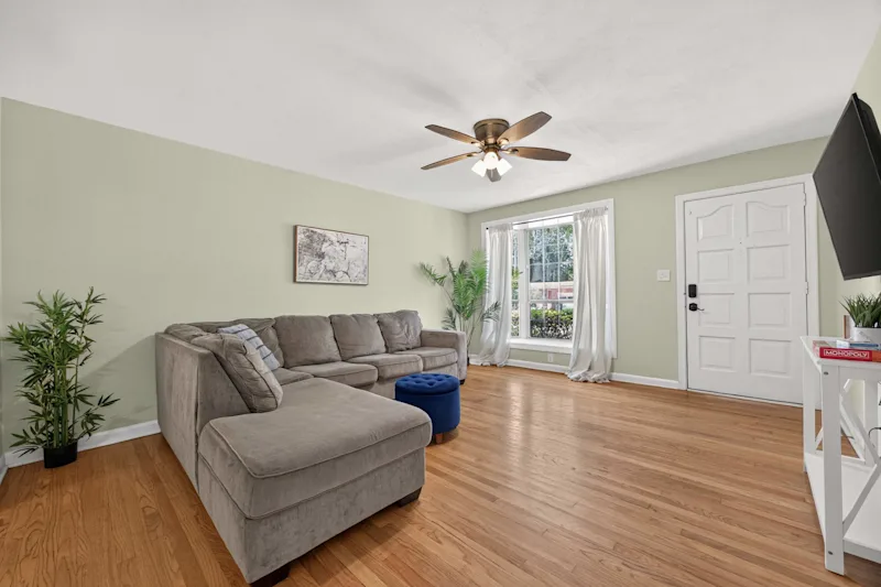 Pure GOLD on Emerald Isle- 4BR, Patio, Wi-Fi — photo 3