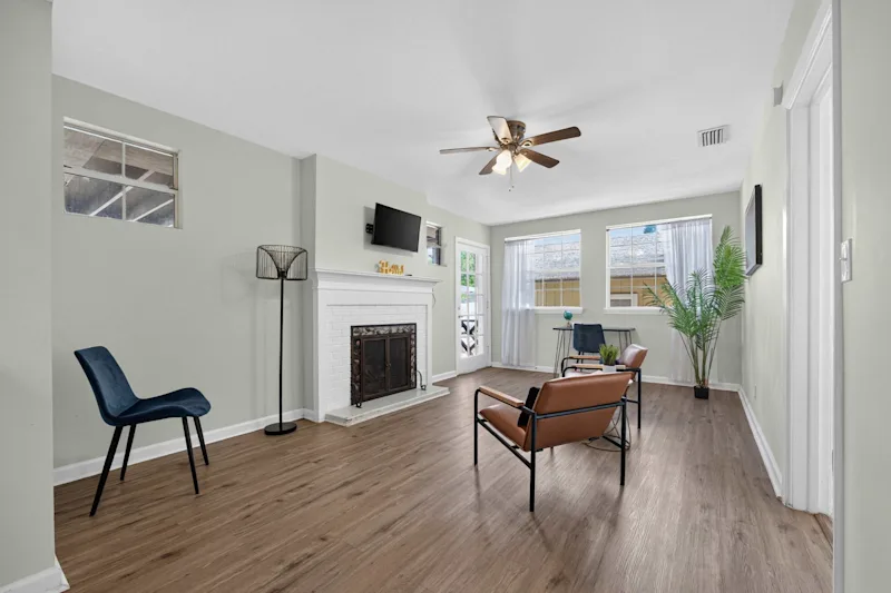Pure GOLD on Emerald Isle- 4BR, Patio, Wi-Fi vacation rental in Jacksonville, Florida