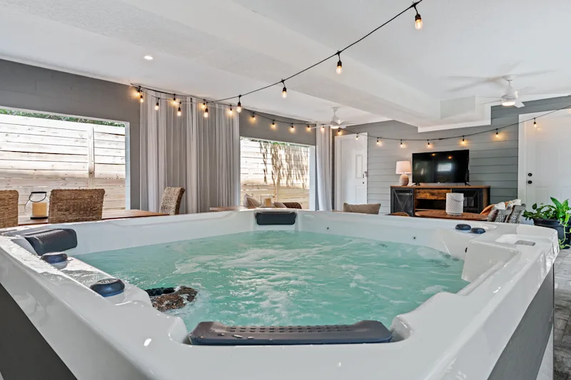 The Cottage Nook l Hot Tub l Mins to DNTN 