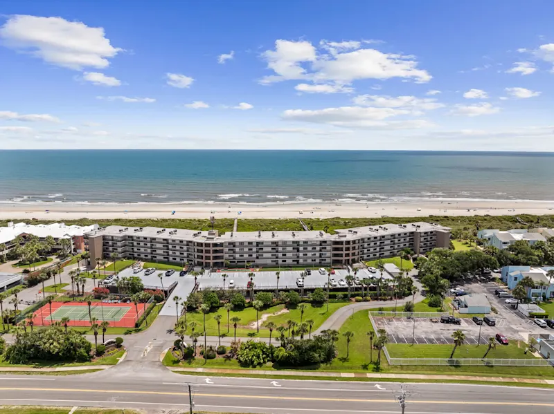 Sandy Toes l Oceanfront Condo l Heated Pool — photo 5
