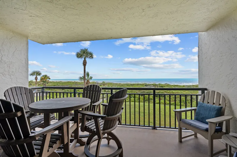 Sandy Toes l Oceanfront Condo l Heated Pool — photo 2