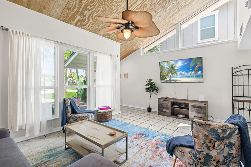 Pier Escape A - WiFi, AC, Close to Beach vacation rental in Jacksonville Beach, Florida