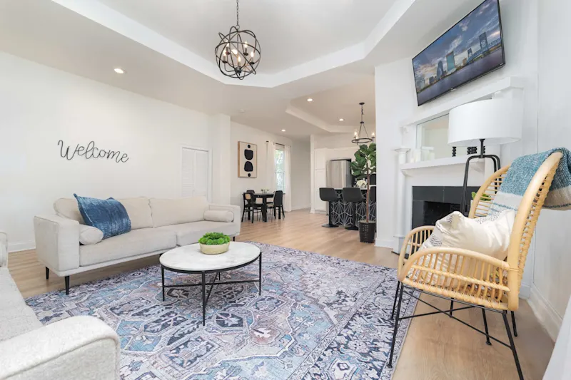 The Hearth | Main St | Near VyStar Arena — photo 6